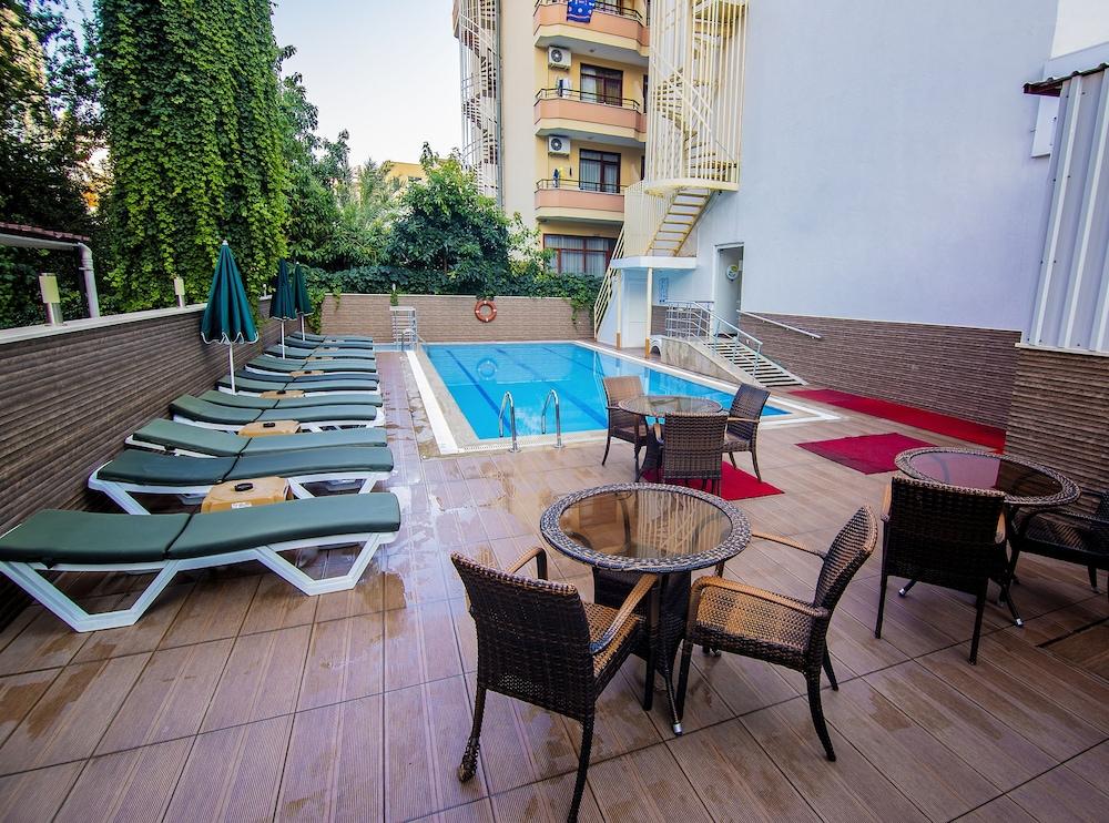 Kleopatra Blue Hawai Hotel Alanya Exterior photo